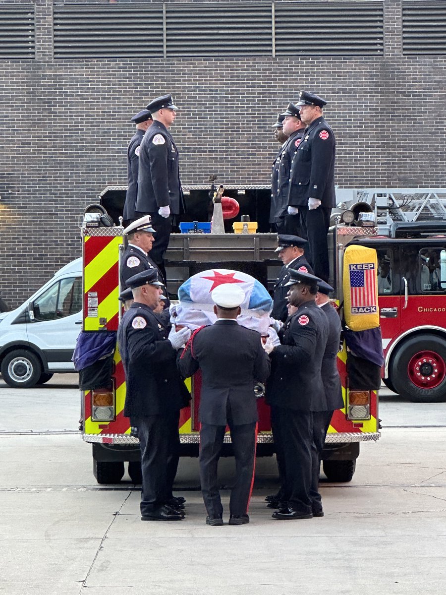 Chicago Police tweet media