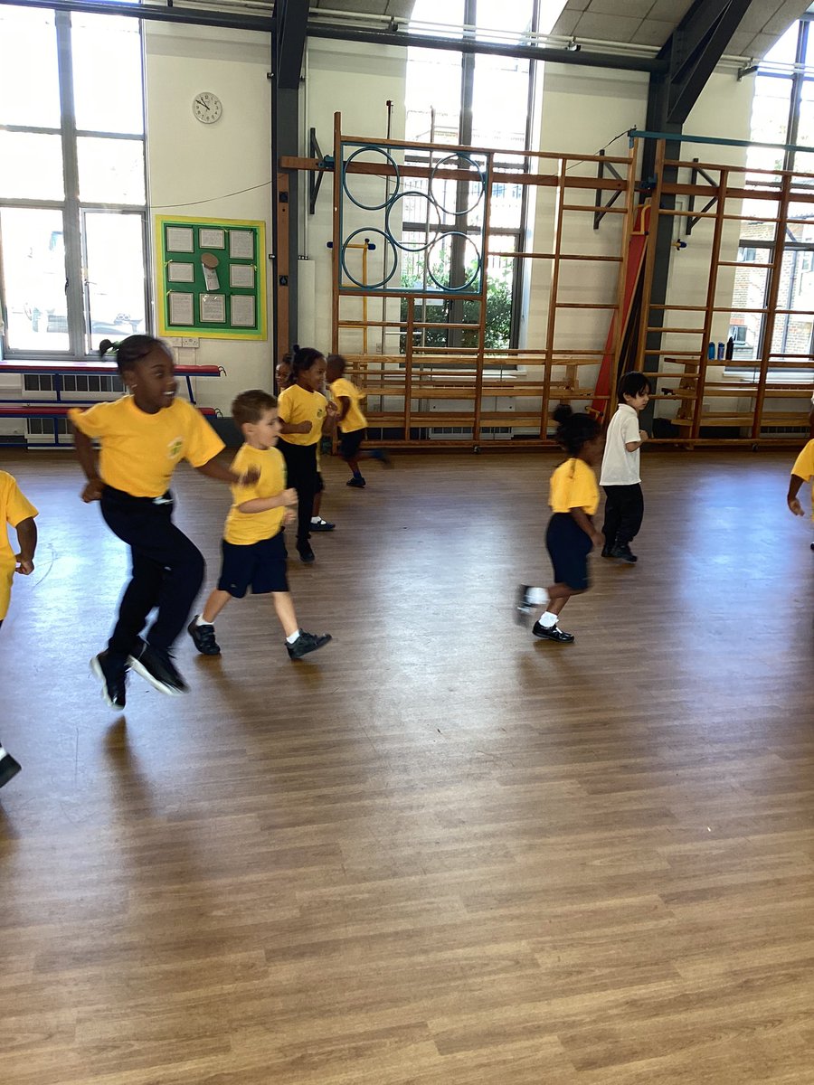 HtReception's tweet photo. Look at the smiles on our faces during our first PE lesson🤸🏽‍♂️We were very proud to wear our kits to school and had a fantastic time getting our hearts pumping! #eyfs #ldbslat https://t.co/jqw1ai6ZIh