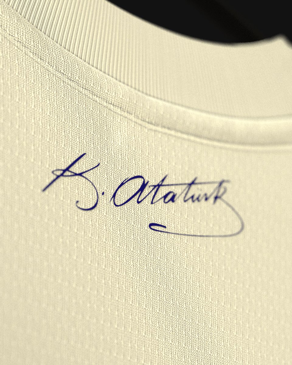 Beyaz'ın asaleti, Bucaspor'un değerleri ile birleşiyor. Mustafa Kemal Atatürk'ün imzasını taşıyan forma bu armadan vazgeçmeyenlerin favorisi olma yolunda ilerliyor.

#Bucaspor1928 / #Taylanspor