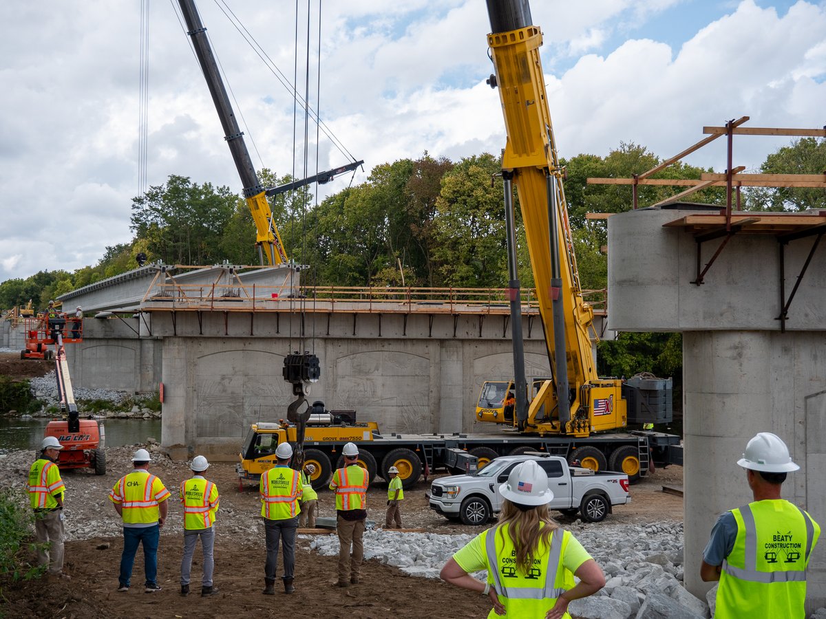 WorkINRoads's tweet photo. Yesterday, the WIR team witnessed a fantastic achievement as ICI member companies took the lead in positioning the massive beams for the Reimagine Pleasant Street project.

#WorkINRoads https://t.co/v69w8gdl2Z