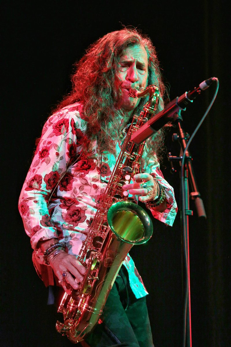 Buenos vientos para la electrónica jonda: Jorge Pardo y Cristian de Moret en complicidad 
La complicidad de un clásico y  la frescura de un experimentador. El concierto intimo que nos ofrecieron en el Teatro Alcázar fue todo un regalo

zocoflamenco.com/opiniones/buen…