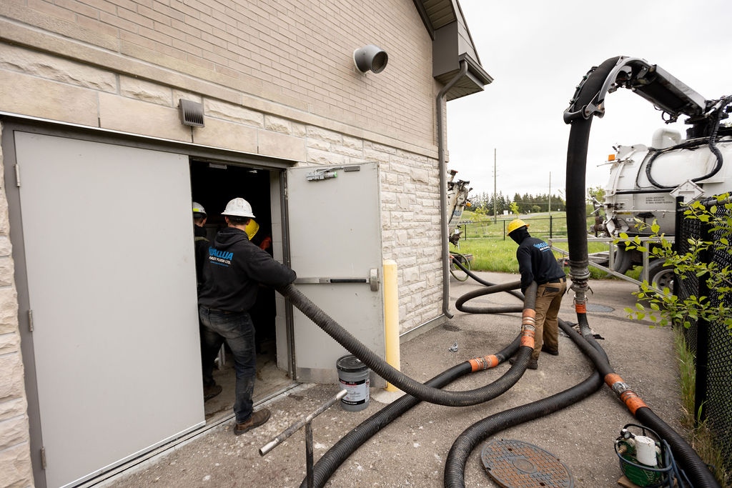 Our trucks are loaded with hoses to ensure the best results. Aquafast Flush crews will properly clean wastewater collection systems, storm water drainage systems, pump stations, manholes, catch basins, and more.

#flushing #pumper #vacservice #vactruck #vaccuumtruck #wastewater