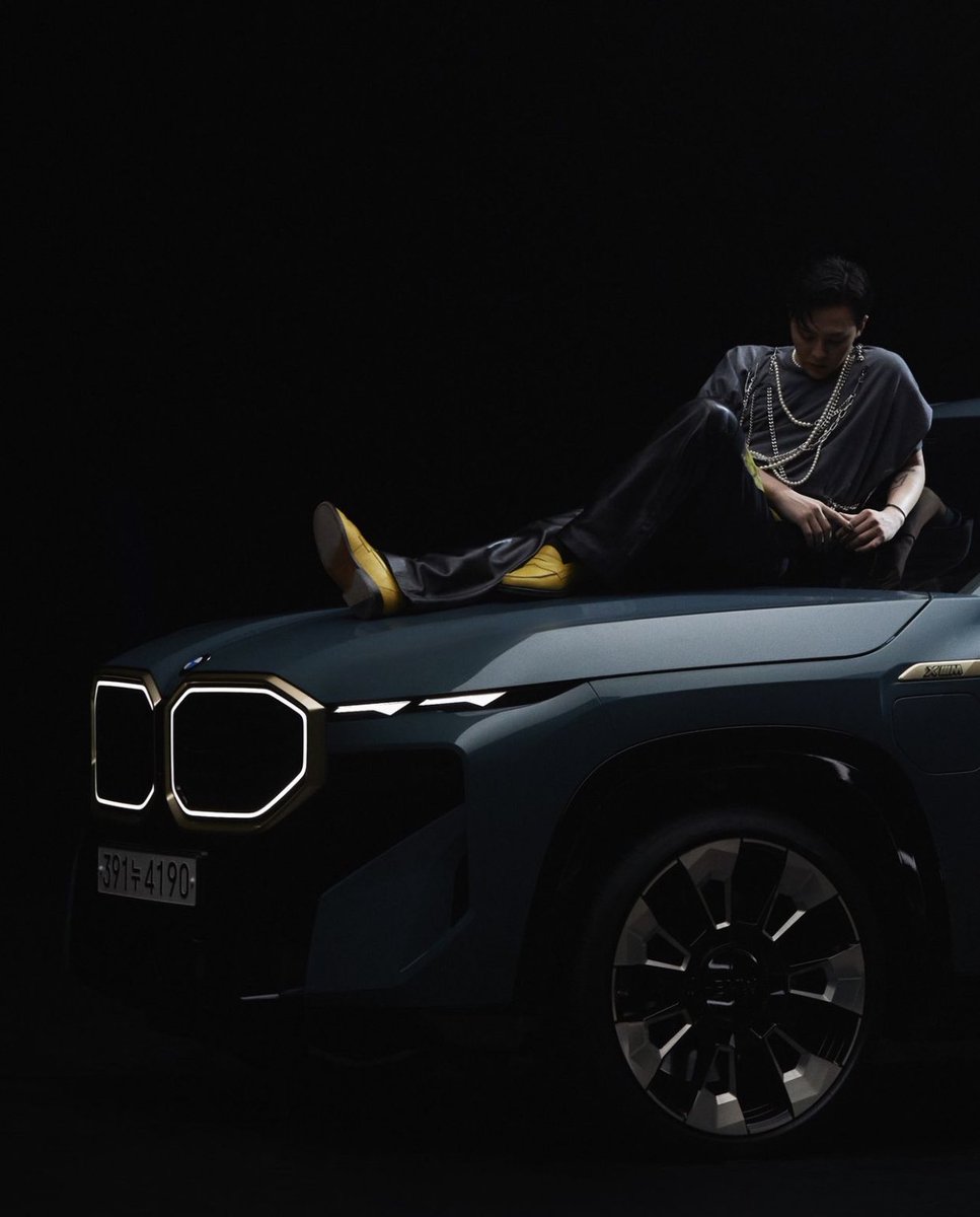 KJHEADLINE's tweet photo. 📸 230913 BMW Instagram update with #GDRAGON https://t.co/MwzZgOMKZl https://t.co/LZJqX8tFed