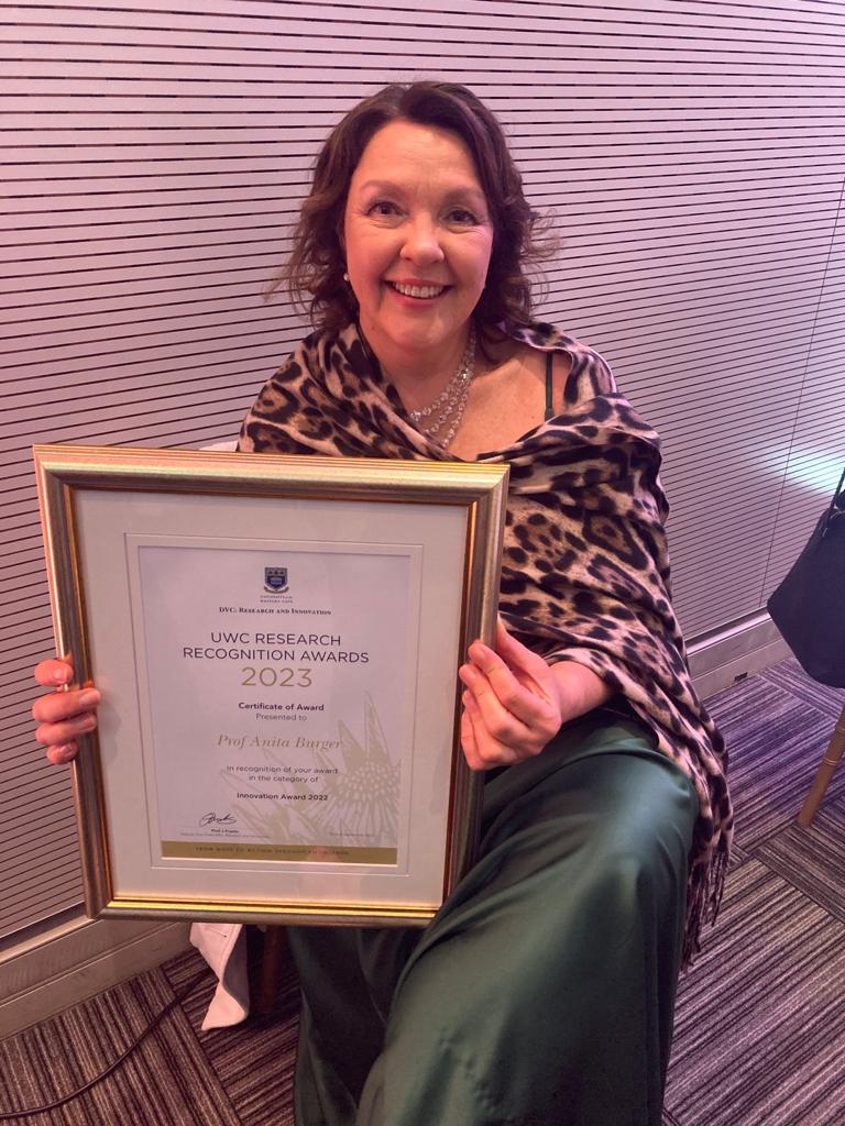 Congratulations to Dr Anita Burger who won the DVC R&I Innovation award for 2022 #biosurfactants #bacteria #microbialbiotechnology