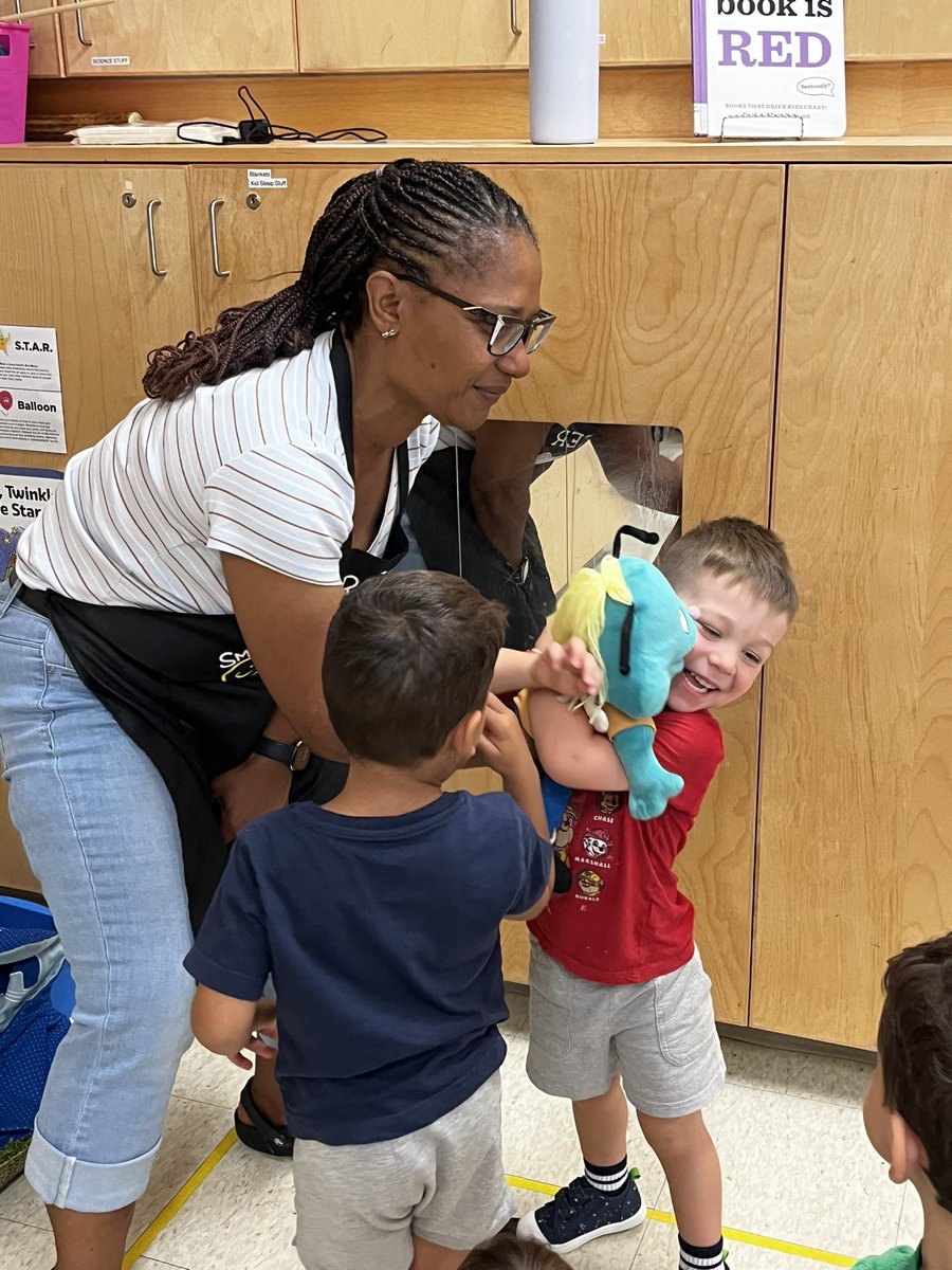 PortobelloELC's tweet photo. Ms. Arnielle and Schubert teaching the children to S.T.A.R.: Smile, Take a deep breath And Relax. S.T.A.R. is one of four core breathing techniques in Conscious Discipline. 🌟@OCChildCareCorp @ConsciousD https://t.co/qErhZwzLRs