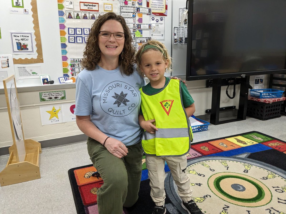 DowellDeloris's tweet photo. Eleaina is a Christmas cookie cook on letter C Day with Mrs. Hill, the gardener. Andrew is a trash collector with Mrs. Hough, the quilter. #ABCBootcamp @ShermanISD @jeepers315 https://t.co/bSWrx5NmzG