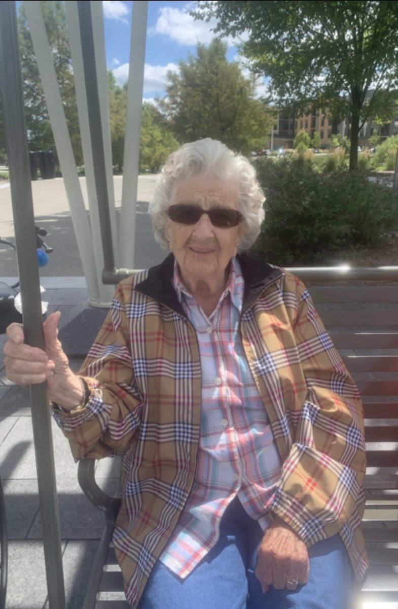 GatewaySprings's tweet photo. Life is like a picnic, enjoy the ride 🚲 ! Our residents enjoyed picnicking at Summit Park in Blue Ash with a homemade lunch from our culinary team. 🥗 🥪 Join us as a volunteer during our upcoming outings in September and October. 🧺 #TrilogyLiving #SeniorLiving https://t.co/UYTpnEqFzw