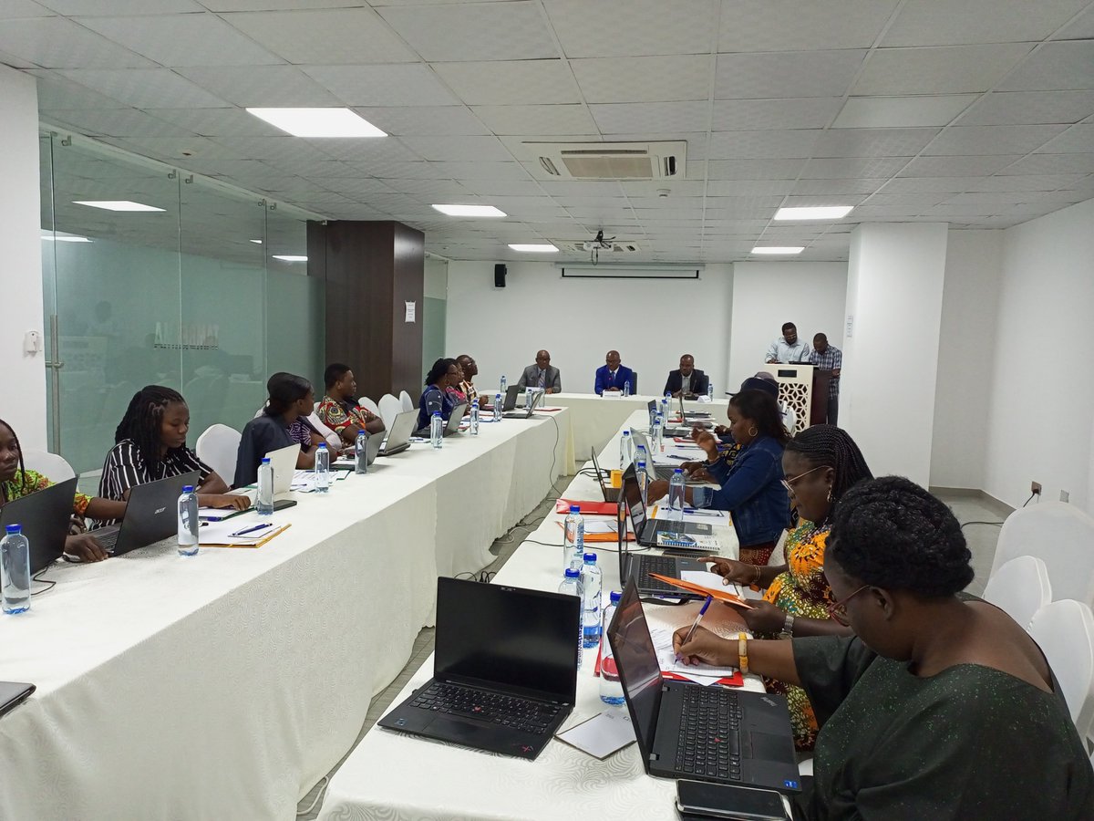 CnpTogo's tweet image. Le Président du CNP-Togo @CoamiLaurent a procédé, ce 13 septembre 2023, à l&apos;ouverture de l&apos;atelier de formation des responsables des TPME en intelligence commerciale sur les outils d&apos;analyse de marchés organisé par le #ProComp à Lomé.