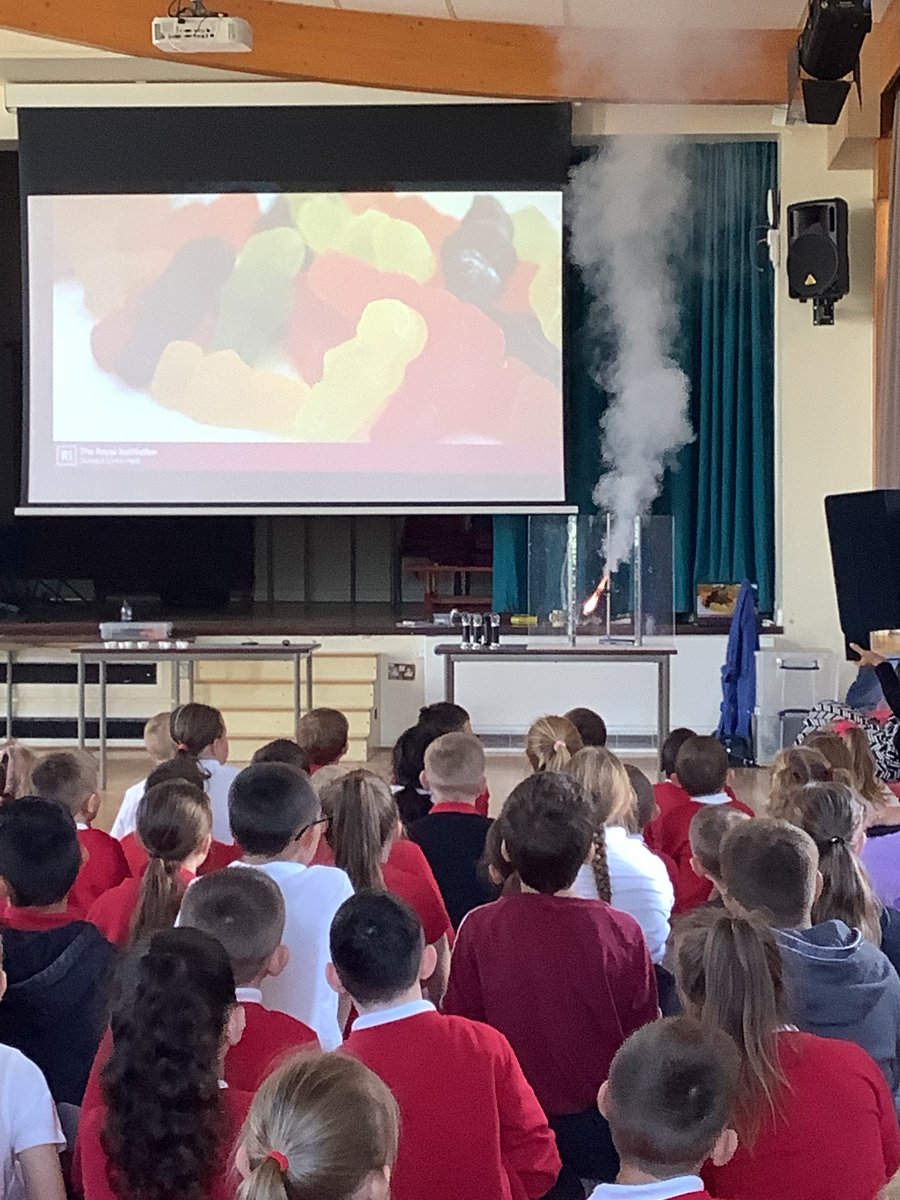 EdVicAcademy's tweet image. Today pupils were treated to some fun presentations from The Royal Institute of Science in Schools. The workshop was named &apos;explosive food&apos; which had lots of whizz, bang and pop in it! Great to see our pupils in awe of science. @ExceedLP #sciencelearning #ExcitingTimes