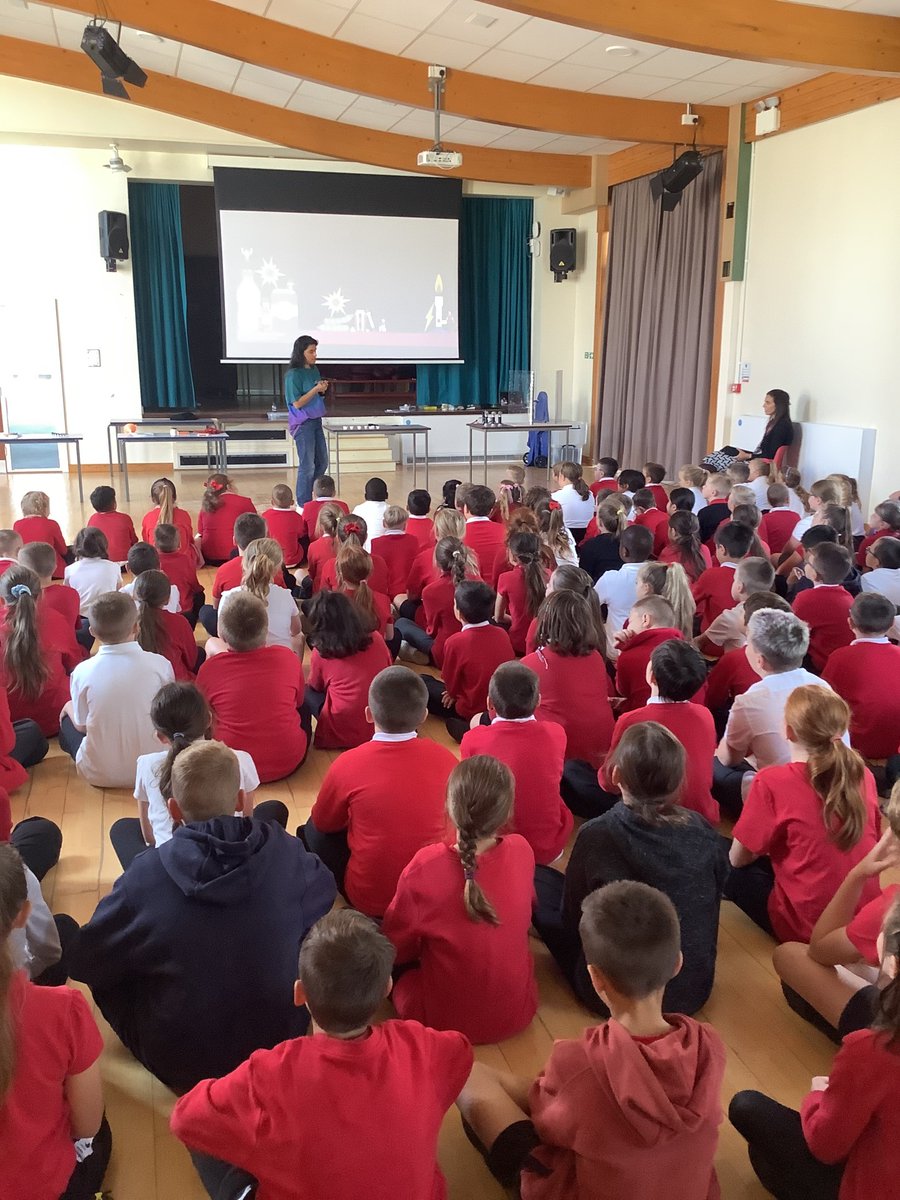 EdVicAcademy's tweet image. Today pupils were treated to some fun presentations from The Royal Institute of Science in Schools. The workshop was named &apos;explosive food&apos; which had lots of whizz, bang and pop in it! Great to see our pupils in awe of science. @ExceedLP #sciencelearning #ExcitingTimes