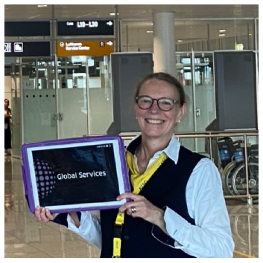 Loved seeing my June PSR class member Sylvia in action ⁦@MucUnited⁩ 👏The smile says it all, so glad she is loves the role and looking after our GS members flying in & out of MUC 💛@united ⁦@jacquikey⁩ ⁦@KevinMortimer29⁩ @arvind_garcha ⁦@AndreaNPunited⁩