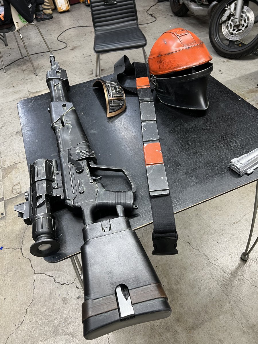 TK5700's tweet image. 今年の東京コミコンのコスプレ制作物進捗状況。。。
塗装がヤバい事になってるw
#artfactory
#東京コミコン