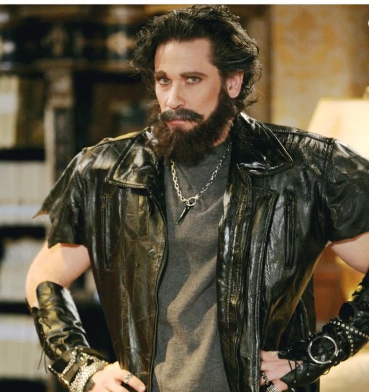 DogznCatz's tweet image. Happy birthday, Roger! Hope your day is as happy as the ending of a fairy tale. #RogerHowarth #GH