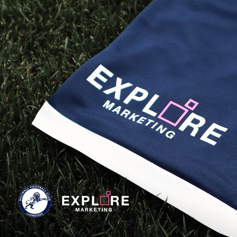 Millwall_LFC's tweet photo. ⚪️❌ 
🔵✅

Lionesses Captain @Jordan92Butler hails club decision to switch from white shorts to navy as first-ever back-of-short sponsor is announced.

#Millwall | @ExploreMarketin