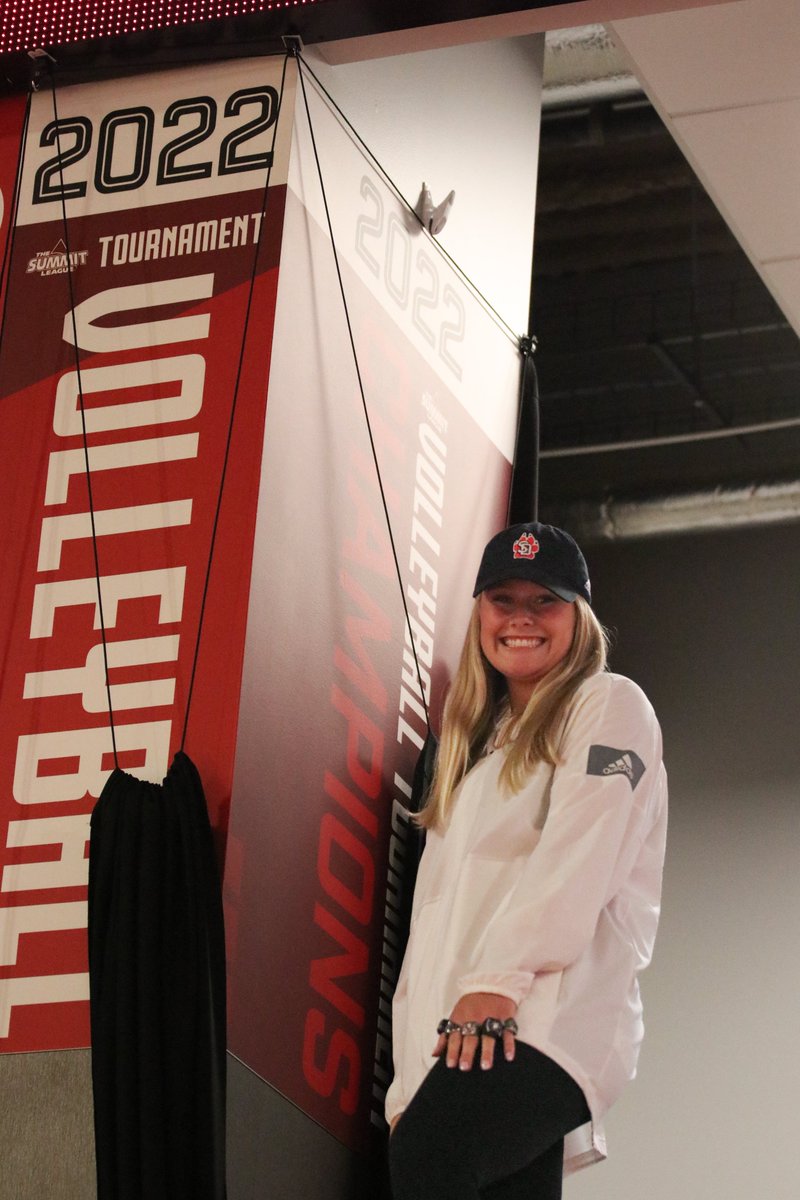 South Dakota Volleyball tweet media