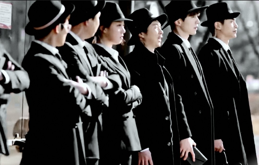 명부에도 없는 죽음, 자기희생. 남을 위해 스스로를 희생 시키는 행위는 명부도 내리지 않아. 오직 인간만이 할 수 있는 선택이자, 신이 내린 가장 어렵고, 잔인한 질문에 선인만 답할 수 있는 가장 아픈 답변이지. 팔짱 풀어, 지금부터 우리가 할 수 있는 최선의 인도를 한다.