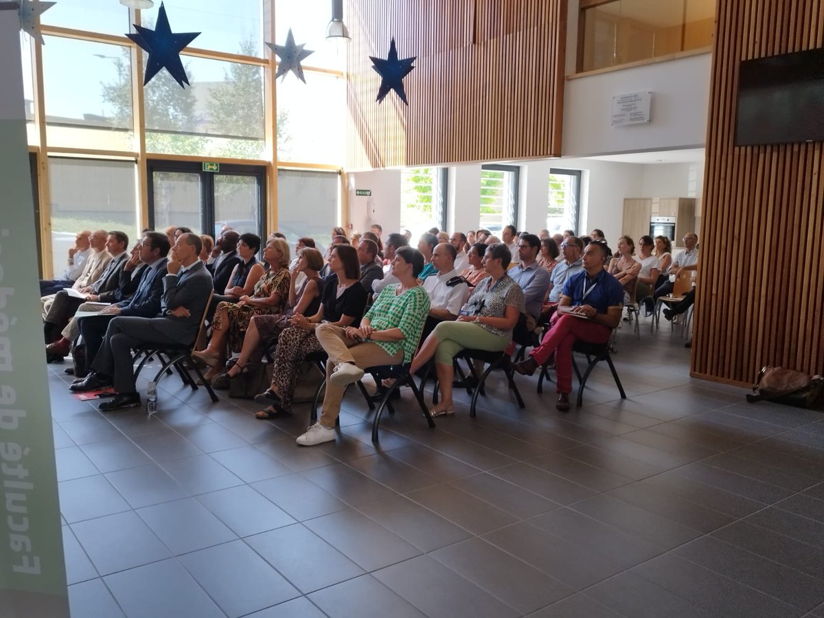 Relever le défi de la prévention en mobilisant la recherche tel est l'enjeu de <a href="/PresageInstitut/">Institut PRESAGE</a>. Vendredi 8 septembre a eu lieu la signature de la convention de partenariat entre <a href="/Univ_St_Etienne/">Université Jean Monnet Saint-Étienne</a> et <a href="/ChuSaintEtienne/">CHU de Saint-Étienne</a>. L'occasion d'un bilan très positif. Bravo aux équipes !