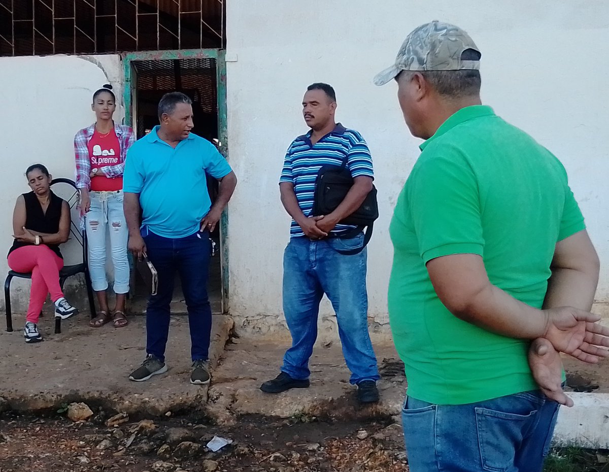 eaaecuador1's tweet photo. Cuando se controlan y chequean los procesos en una entidad,se contribuye a qué las cosas salgan bien .Hoy inicia temprano una jornada de control de los procesos en la UEB Atención a Productores de la EAA Ecuador.El equipo de trabajo se alista para salir al terreno.@eaaecuador1 . https://t.co/ZFrEegMgno