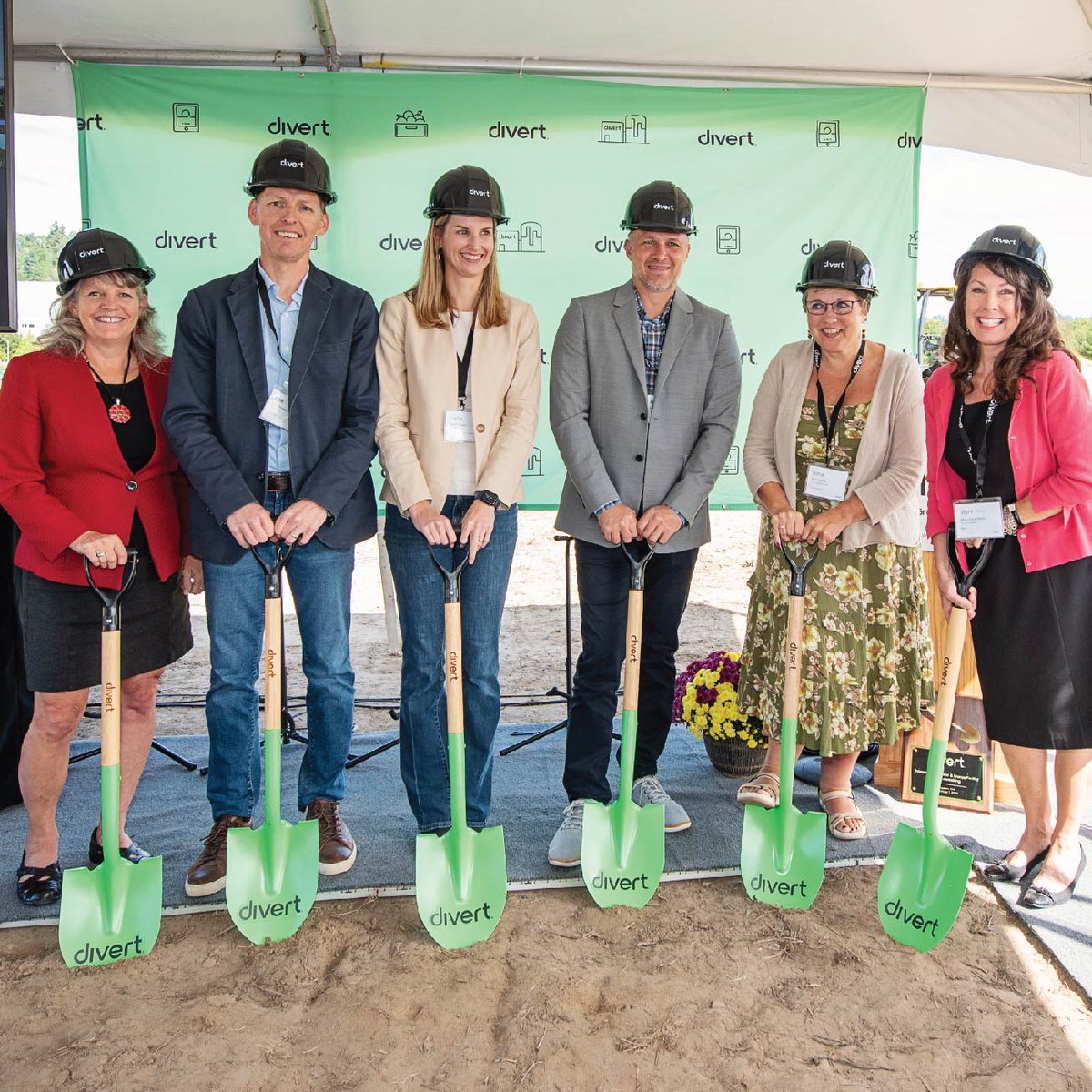 divertinc's tweet photo. Last week, we broke ground for our Integrated Diversion & Energy Facility in Longview, WA! The facility at @MyLongview will convert 100,000 tons of wasted food per year from Washington and Oregon into carbon-negative renewable energy. #WastedFood
https://t.co/Q3FamY6oC6 https://t.co/vRdePpJT9C