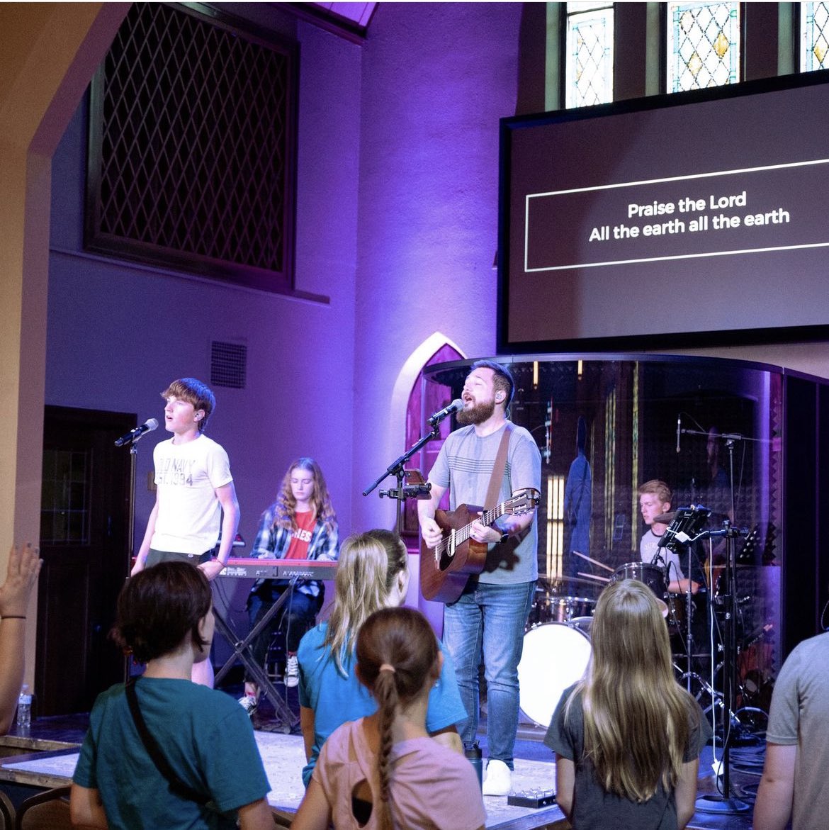 HBCstudentsDSM's tweet photo. Praise God for such a sweet night at Kickoff last week! Looking forward to keeping a good thing rolling tonight at 6:30pm as we dive into Mark 1:1-13. See you there! #harveststudentsdsm https://t.co/4aWBumd1kD