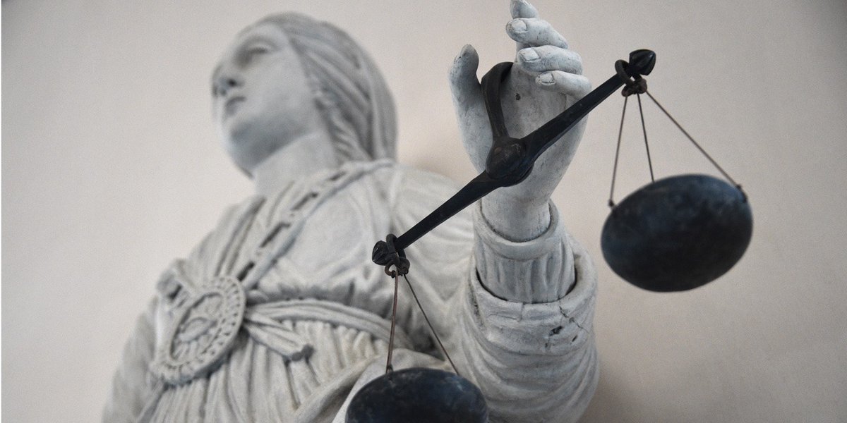 RolcaRolcarole's tweet photo. SI la peine de☠️ne peut être rétablie en🇫🇷
Pourrait-on oser espérer un #Referendum non sur l' #Immigration puisqu'à priori c'est très "compliqué"
Mais sur une #Loi #peine #prison incompressible, perpétuité pour des cas "bien spécifiques &amp;avérés"
ex: #lola #oumar_n #Nice &amp;d'autres https://t.co/nPotSA8XMZ