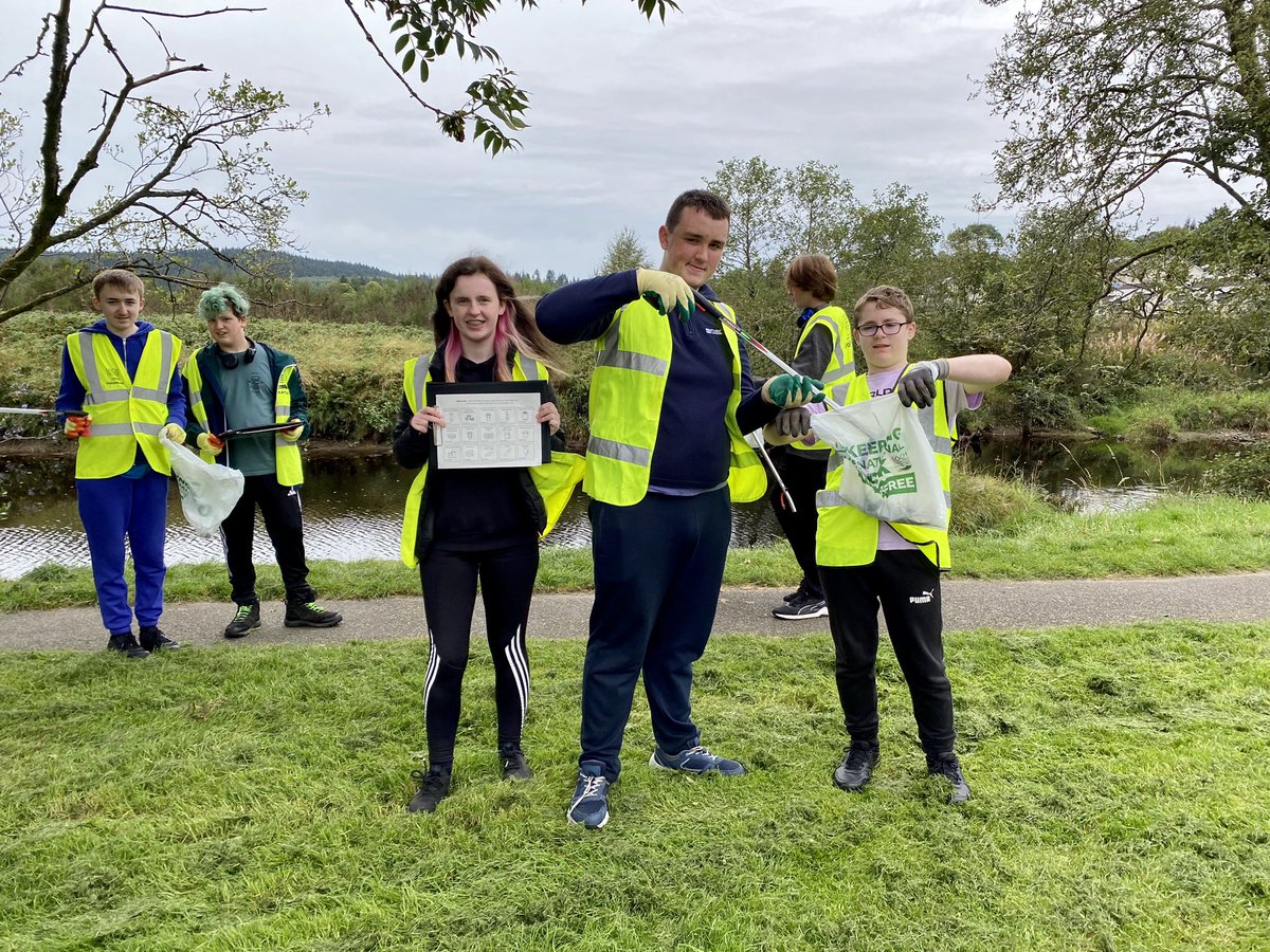 Lovely day out in @lomondtrossachs #NationalPark with the #JuniorRangers from @VoL_Academy river dipping and ramble before completing a @mcsuk #SourceToSea litter survey in Aberfoyle. Top find wet wipes! #BanTheWipes