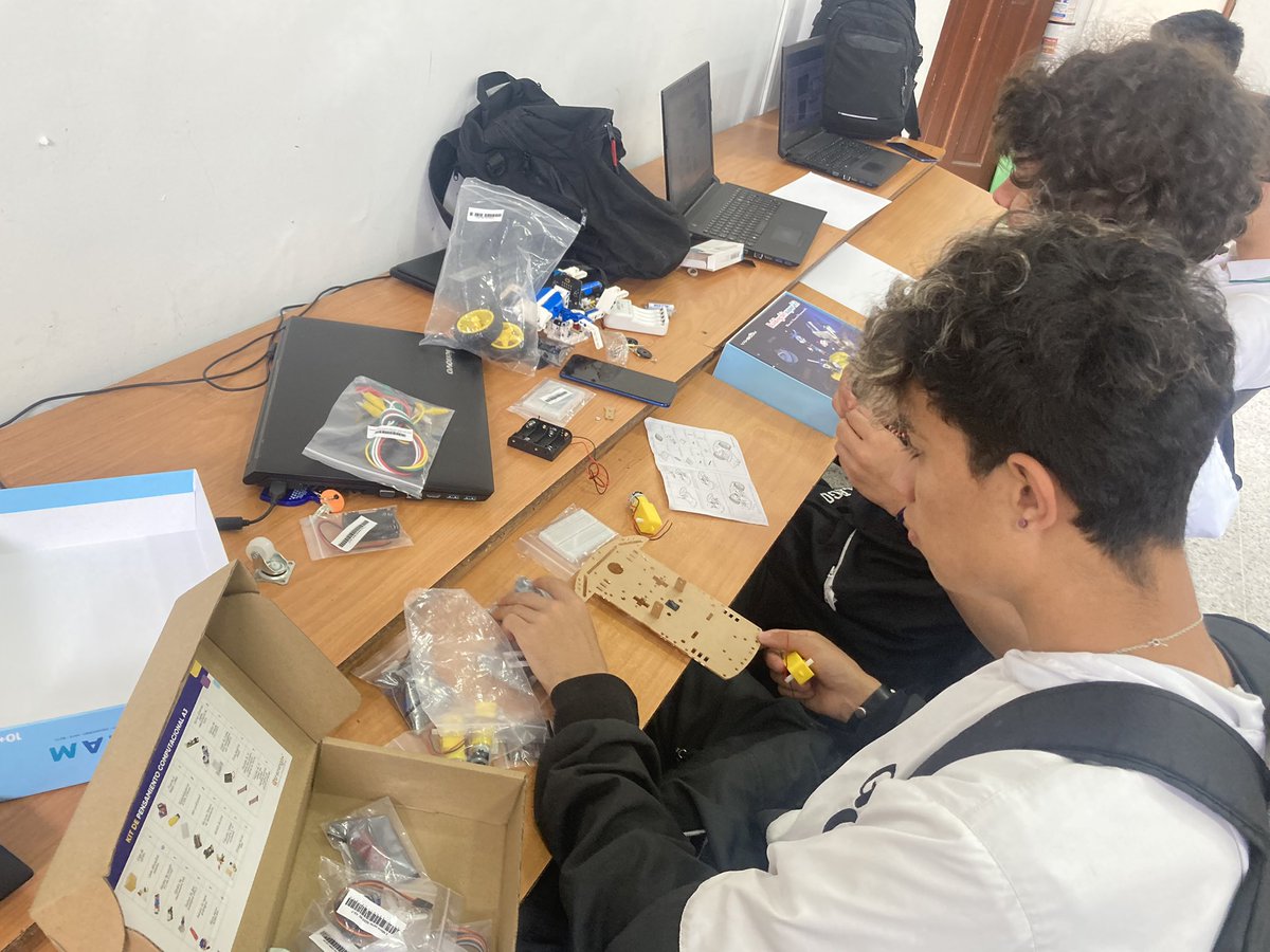 luisadelapavam's tweet photo. Seguimos avanzando en #PensamientoComputacional #educacionSTEM #CodingHubs @FundacionLuker @cobritish
@leonidaslopezm @leonida84301474 @SecEducacionMz https://t.co/mW1tFCwGAi
