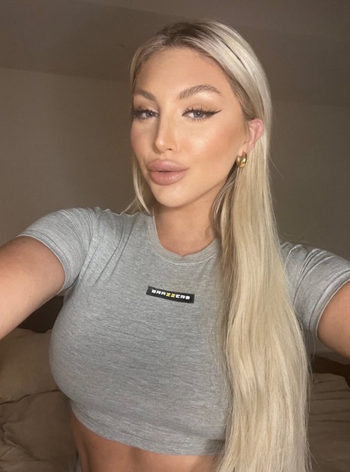 love you @Brazzers https://t.co/twCfSKW0AE<a class="tags" href="/tag/brazzers">@brazzers</a>