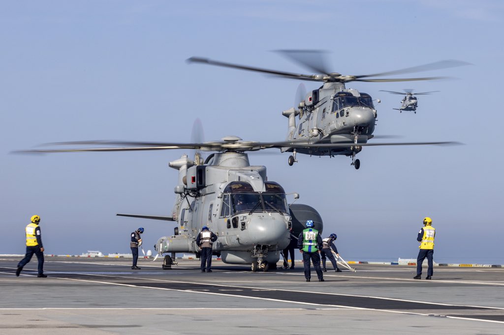 NavyLookout's tweet photo. Merlin Mk2s of @820NAS embark on board @HMSQNLZ #CSG23
Via @COMUKCSG
https://t.co/MJalW6yVPu https://t.co/8TRMWqERzi