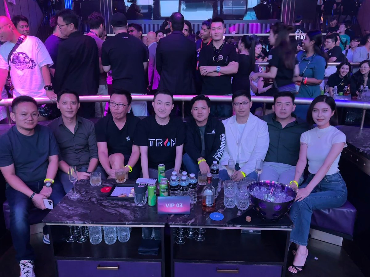 AmelieBTC tweet media