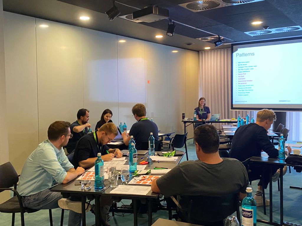 SoftwArchSummit's tweet image. Der letzte Nachmittag ging mit Power weiter⚡
▪️ @ewolff hob dein Legacy-System auf ein neues Level 🤓🔄
▪️ Bei @IEinemann konntet ihr die Magie von Event Storming entdecken 🎉🚀
▪️ Warum braucht dein Team Data Products? Damit haben sich @dalauxte und Stefan Negele beschäftigt