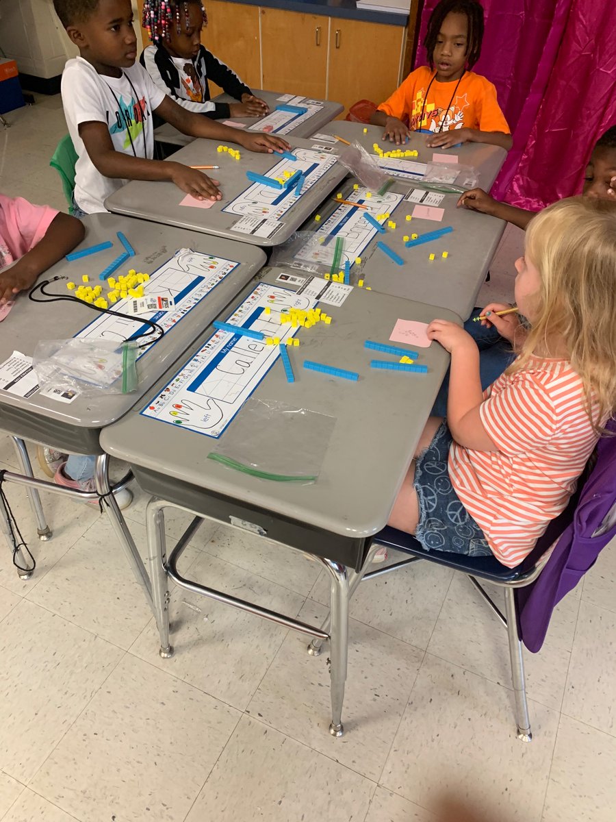 MrsBuffinGSCS's tweet photo. I’m so proud of the hard work that my 1st grade scholars are putting in. #MakingTens #BuildingTeenNumbers #SmallGroup https://t.co/HNfwF2Hm3d