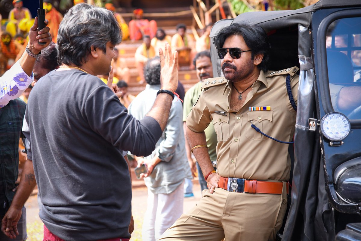 MythriOfficial's tweet photo. Brace yourselves boys & girls, here comes the #UstaadBhagatSingh 🤩🔥

The MOST AWAITED & CRAZY COMBO of @PawanKalyan & @harish2you is back on sets 🤘🏾😎

Non stop POWER PACKED SCHEDULE IN PROGRESS 🔥
 
@sreeleela14 @ThisIsDSP @DoP_Bose #AnandSai @ChotaKPrasad @SonyMusicSouth @UBSTheFilm