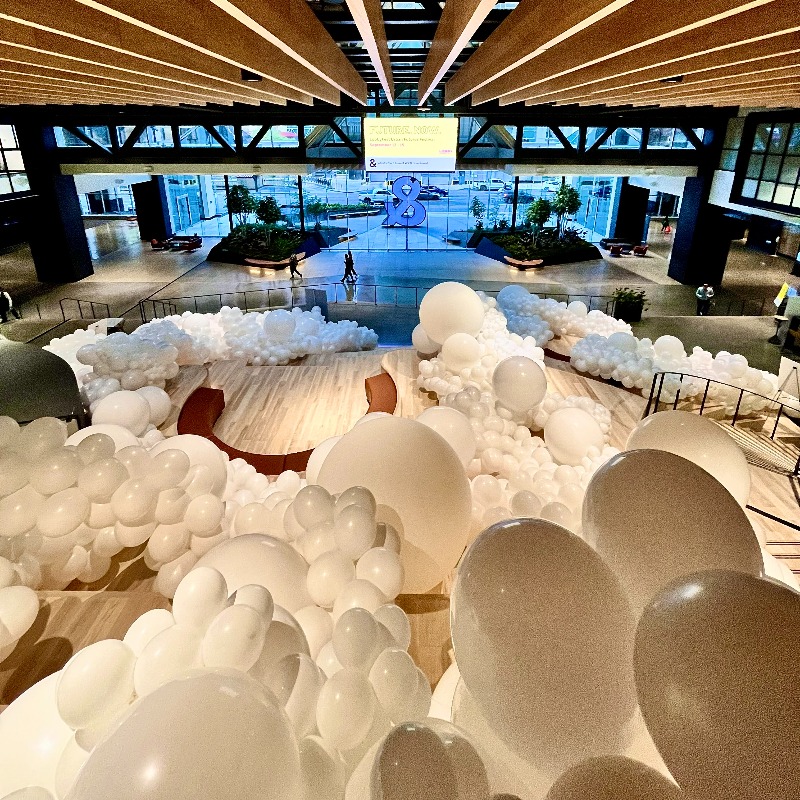 cityofcalgary's tweet image. Don’t miss the first ever #lobbyfest, on now until Sept 15, at various downtown locations.

The thought bubble 💭 installation at the Ampersand lobby brings visions for downtown&apos;s future inside. #ExploreDowntownYYC &amp;amp; share your thought bubbles too. 

➡️ lobbyfest.com