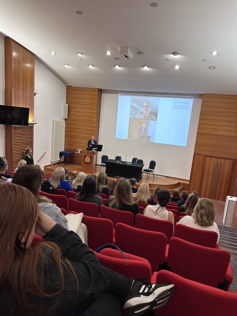 julpodN10's tweet image. Coming to the end of a great day @rcpsglasgow thank u @DGArmstrong @wyliedpod @EmmaSupple @RuthBarn