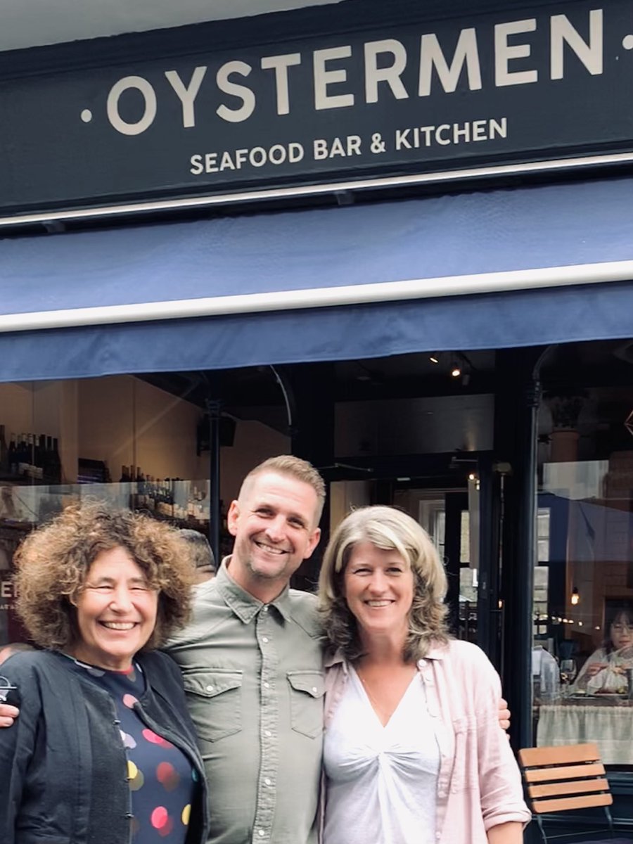 Gorgeous meal with the ever-wonderful ⁦@simon_francesca⁩ to celebrate her latest absolute masterpiece…. Too soon to tell you more than Breathtaking! ….Here is our host Matt Lovell ⁦@theoystermen⁩. Divine food can’t recommend highly enough 🎉