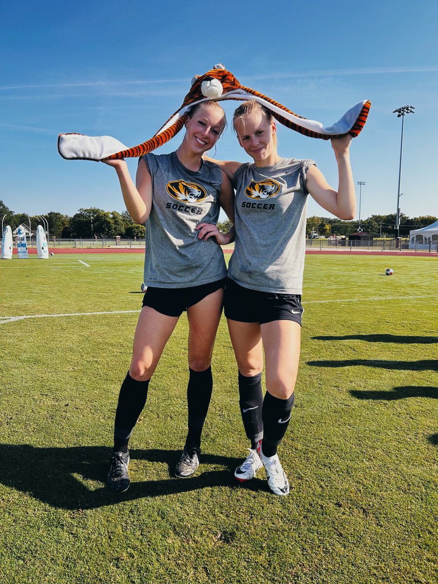 Stepped up in some moments and displayed leadership and teamwork. <a href="/milena_fsh/">Milena</a> and <a href="/jennabartels1/">jenna</a> are todays TOtD!