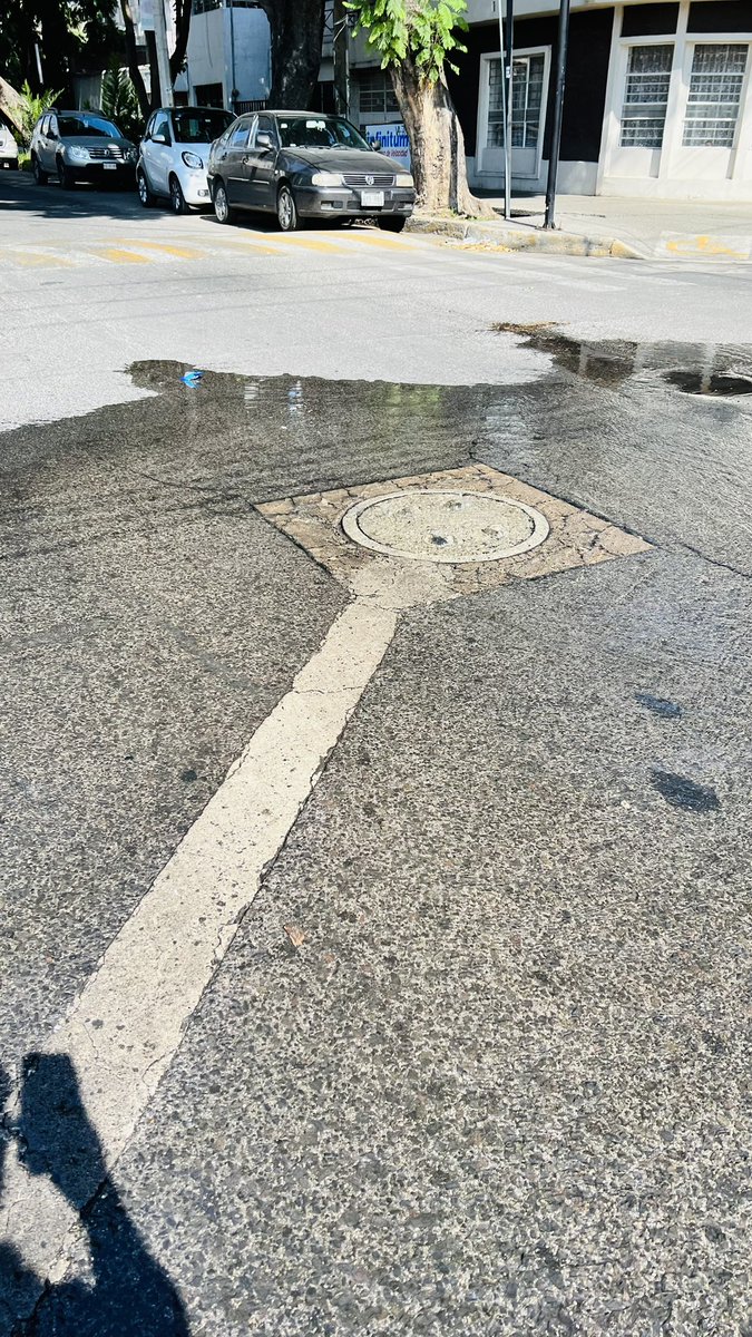 De nuevo fugas de agua potable en Concepción Beistegui y Yácatas <a href="/SOBSECDMX/">Secretaría de Obras y Servicios CDMX</a> <a href="/BJAlcaldia/">Alcaldía de Benito Juárez</a>