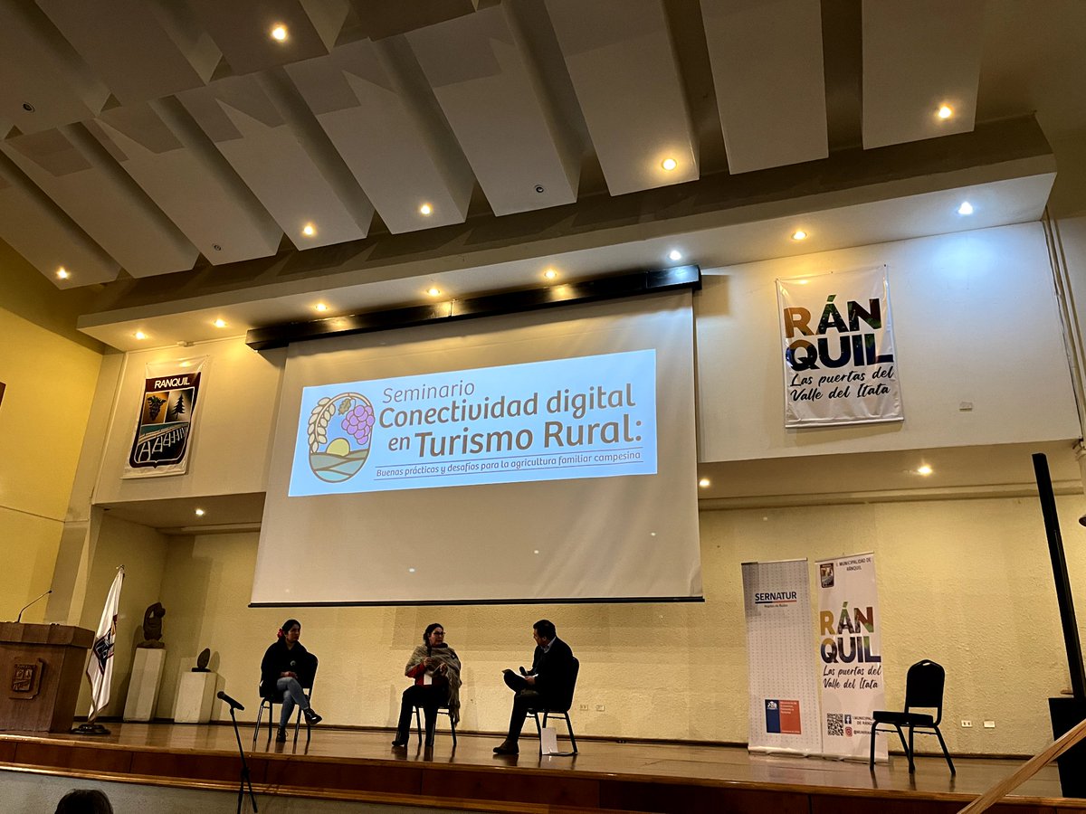 #AHORA Seguimos en #Ranquil, Región de #Ñuble, en "Seminario Conectividad Digital en Turismo Rural", con Conversatorio de Empresarias y Empresarios de turismo rural: buenas prácticas.

Exponen Luz María Oyarzo, Angélica Chincolef, Manuel Alvarado y Daniela Pacheco.