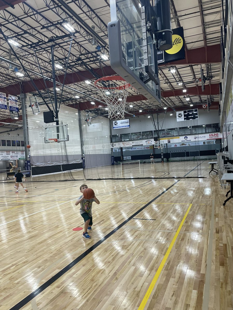 Athletes working hard and getting better at our United Basketball Shooting Clinic yesterday!🙌🏀 #workhard #dreambig