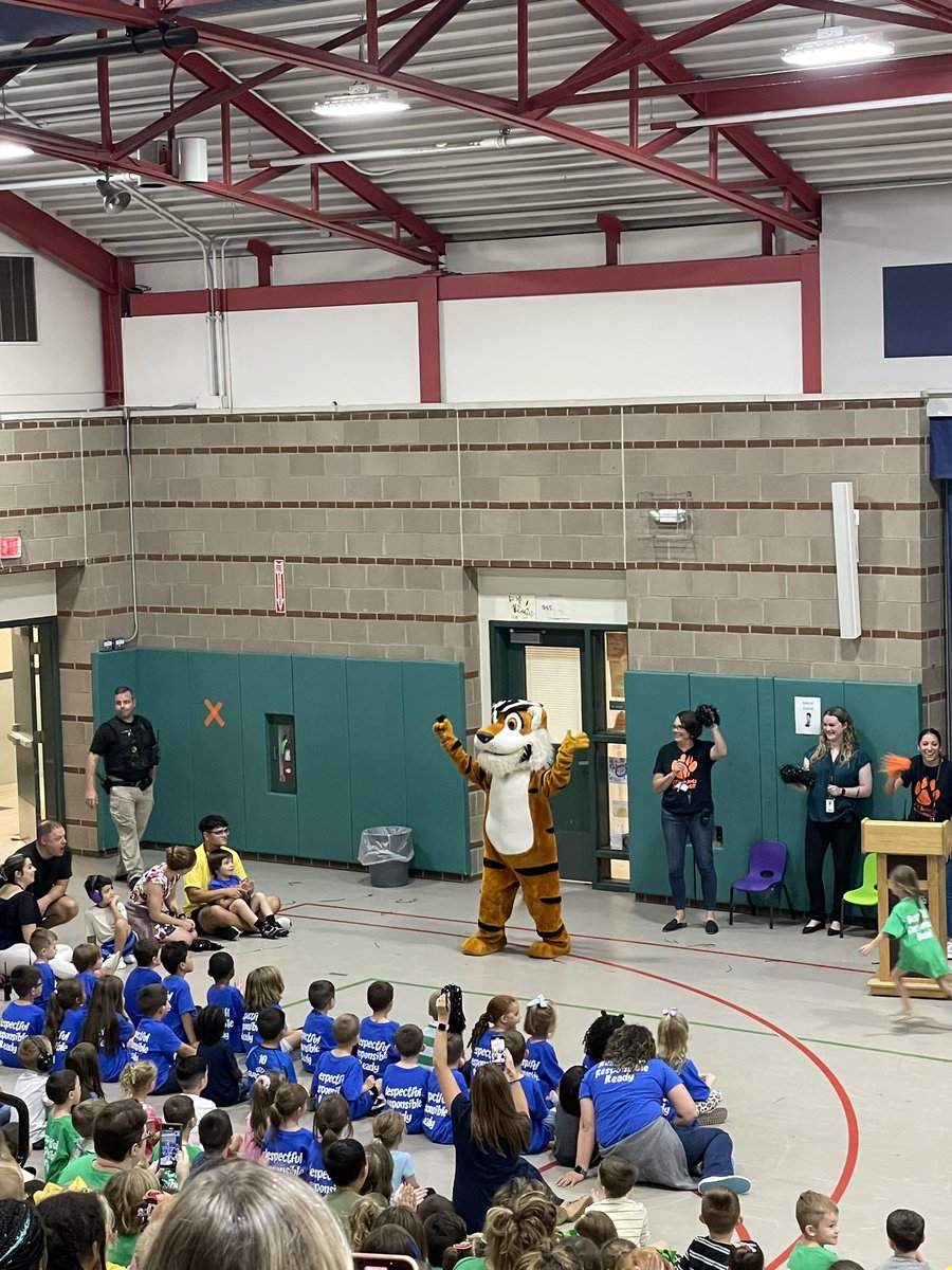 MrsSchellJTPS's tweet photo. 🐾Our first #PBIS assembly-complete with our #JTPS mascot-JT🐾! https://t.co/Adtkv7PCxl