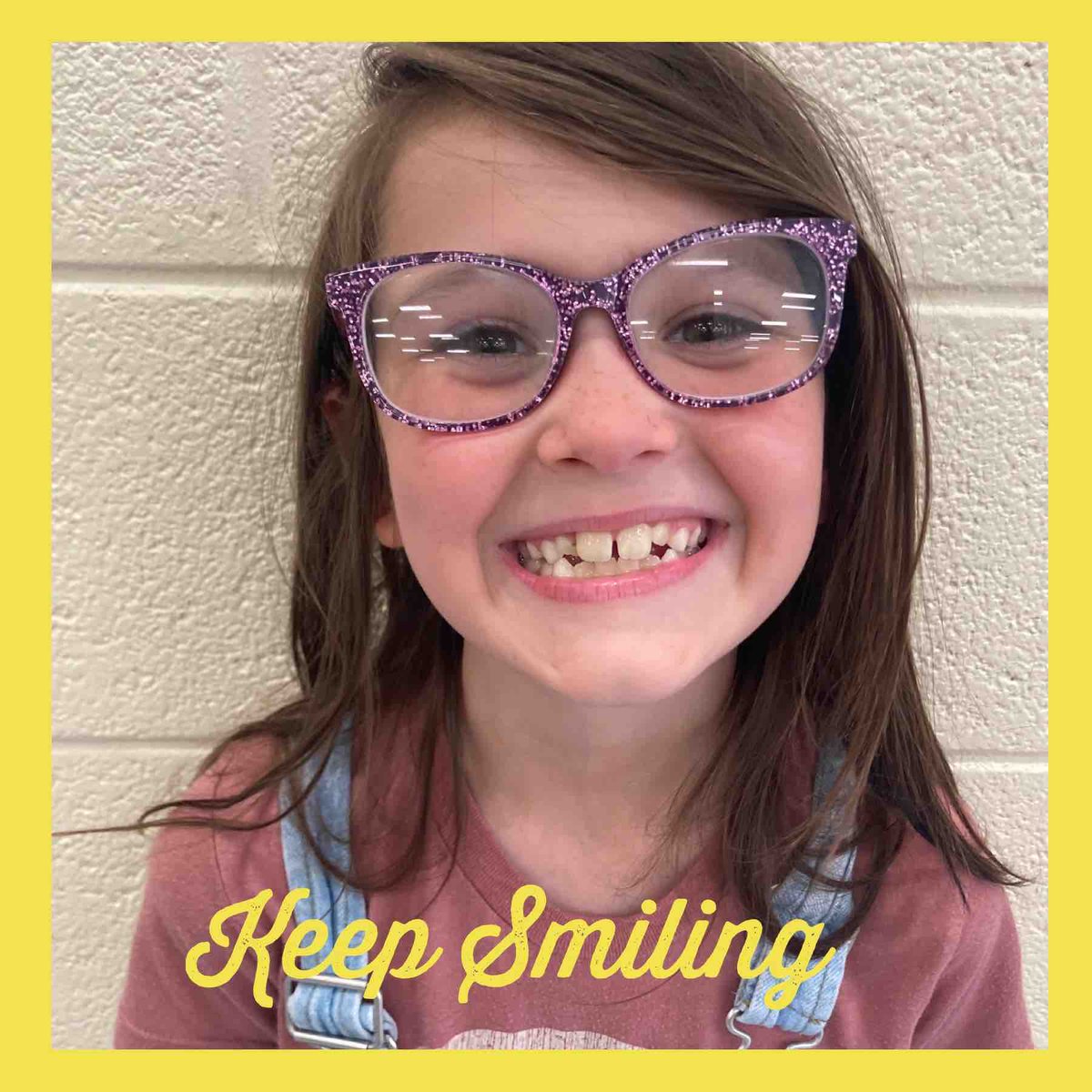 SHADESofDevelop's tweet image. Congratulations! You have officially made it to the 1/2 way point of the week. And if that isn’t enough reason to smile, I dare you to try and look at this picture and not smile. Impossible. #2cute #shadesofdevelopment #afterschoolprogramknoxville #lightsonafterschool #SHADES