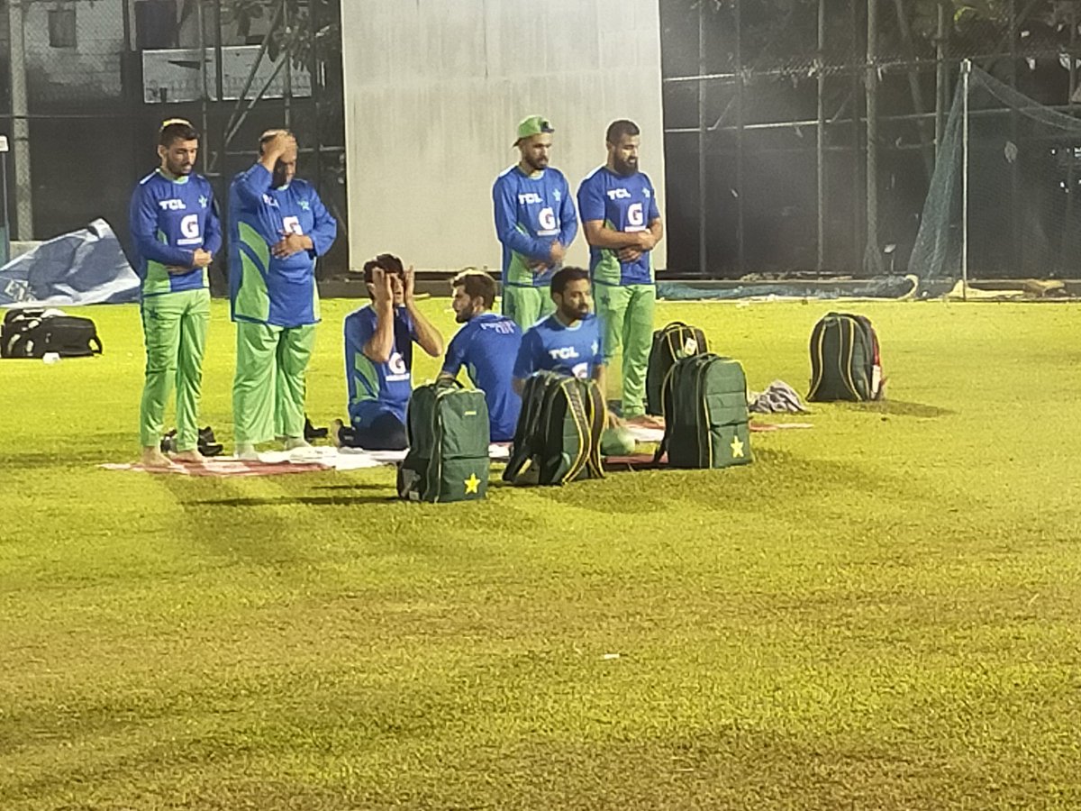 _FaridKhan's tweet photo. Pakistan players offering Namaz before their must-win match against Sri Lanka tomorrow ♥️ #AsiaCup2023 https://t.co/OnRMpSpG9t