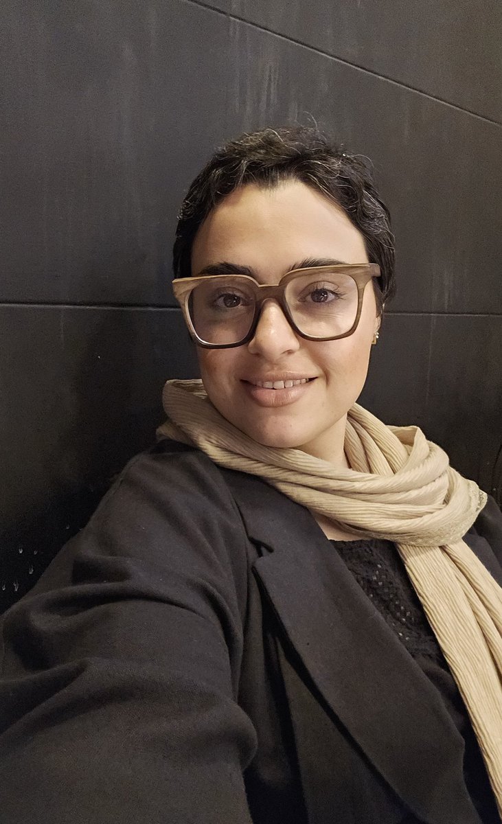NastaranT66's tweet photo. خوب دوباره موهای من بلند شدن
و بازم دارم وسوسه میشم برم با ماشین کوتاهشون کنم
ولی خوب از اون طرف دلم موی بلند میخواد https://t.co/FSnonpRH3z