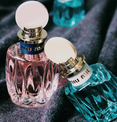Mehakfaraz75828's tweet photo. Parfun is a captivating and innovative entertainment experience that adds a unique twist to your leisure time. Designed to bring joy, laughter, and a touch of adventure to your life,
https://t.co/1ELeS0OBRM
#parfum 
#bestparfum
#newparfum https://t.co/ctBYsgMeKp