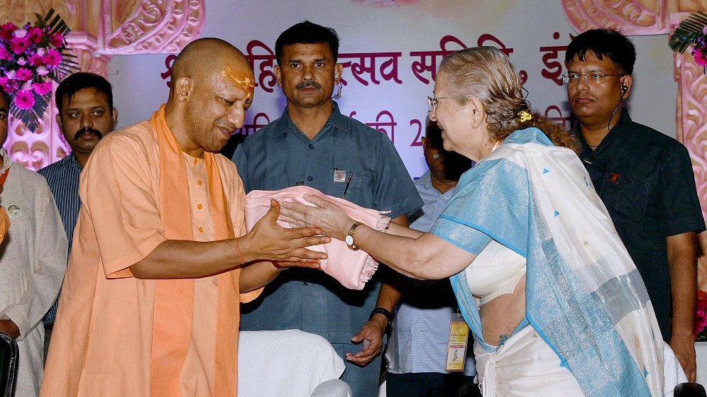 myogiadityanath's tweet photo. 'लोकमाता' देवी अहिल्याबाई की 228वीं पुण्यतिथि के अवसर पर आज श्री अहिल्योत्सव समिति द्वारा इंदौर, मध्य प्रदेश में आयोजित 'देवी अहिल्या पुण्य स्मरण समारोह' में सम्मिलित हुआ।

देवी अहिल्याबाई के शासन व सान्निध्य में भारत के सांस्कृतिक वैभव की पताका को एक नई ऊंचाई प्राप्त हुई थी। https://t.co/bQeBSRZjM2