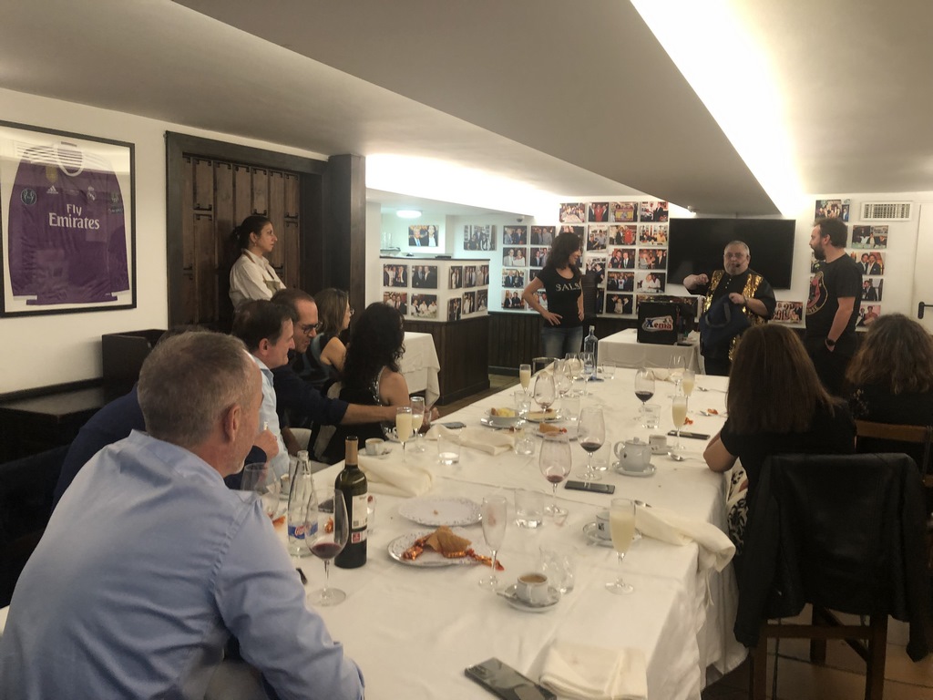 xemasole's tweet photo. MAGIA Y HUMOR EN CENA DE CELEBRACIÓN PARTICULAR EN MADRID
Dar las gracias al Mesón Txistu de Madrid por todas las atenciones recibidas, y por su gran colaboración para que nuestra actuación fuera todo un éxito. ¡¡
https://t.co/XBvknwRQet - https://t.co/7nA3XjY33d https://t.co/ILKSlX5WVB