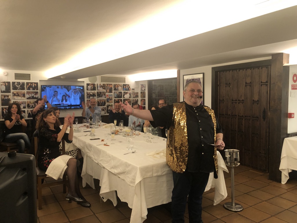 xemasole's tweet photo. MAGIA Y HUMOR EN CENA DE CELEBRACIÓN PARTICULAR EN MADRID
Dar las gracias al Mesón Txistu de Madrid por todas las atenciones recibidas, y por su gran colaboración para que nuestra actuación fuera todo un éxito. ¡¡
https://t.co/XBvknwRQet - https://t.co/7nA3XjY33d https://t.co/ILKSlX5WVB