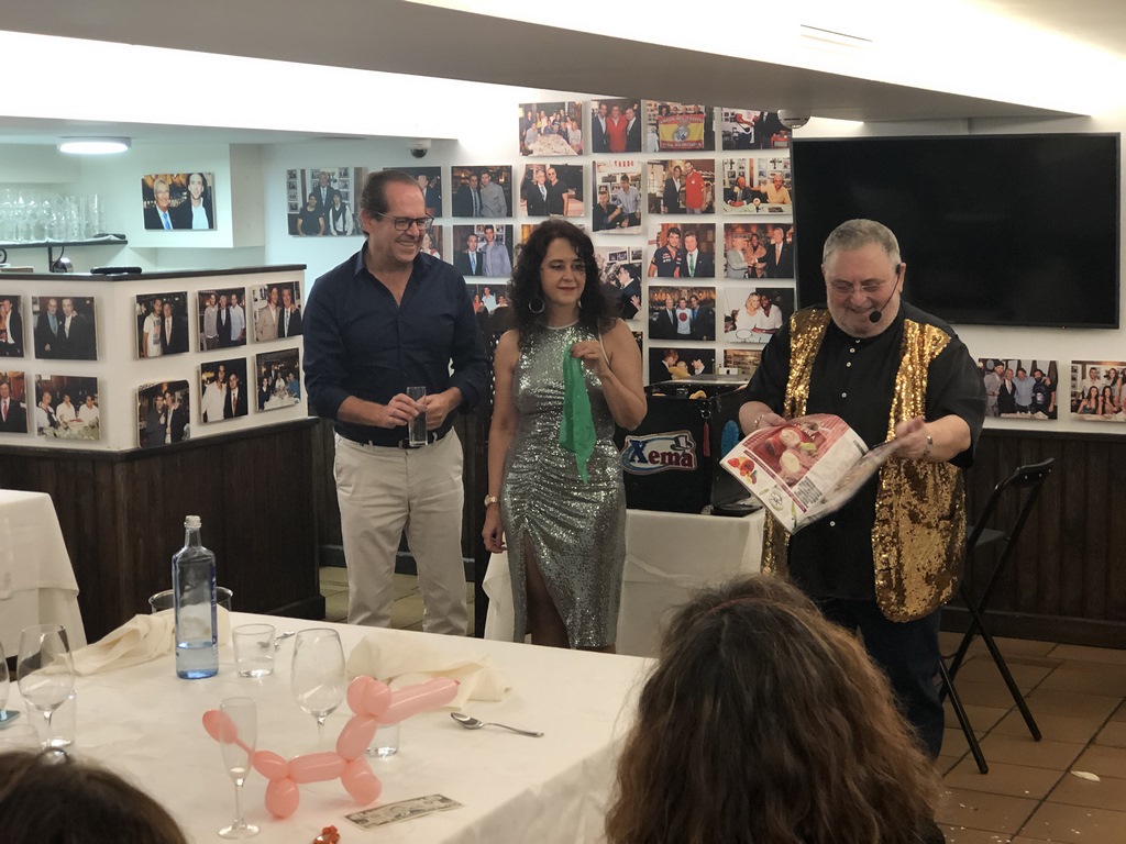 xemasole's tweet photo. MAGIA Y HUMOR EN CENA DE CELEBRACIÓN PARTICULAR EN MADRID
Dar las gracias al Mesón Txistu de Madrid por todas las atenciones recibidas, y por su gran colaboración para que nuestra actuación fuera todo un éxito. ¡¡
https://t.co/XBvknwRQet - https://t.co/7nA3XjY33d https://t.co/ILKSlX5WVB