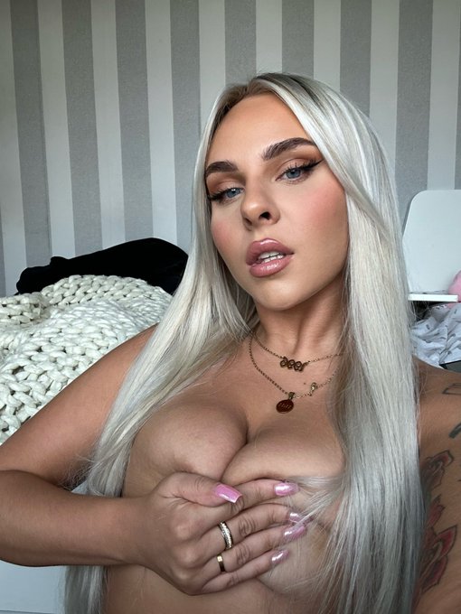 Can you lend a hand? https://t.co/uD04RPnSgU